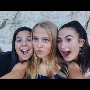 Meet your Posher, Mia